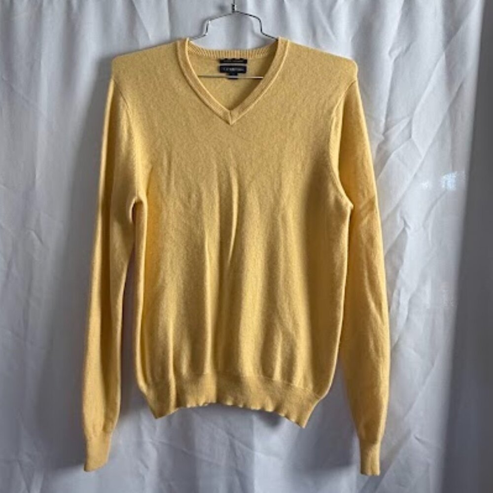 Club Room Men's Yellow Sweater Long Sleeve Pull Over V-Neck